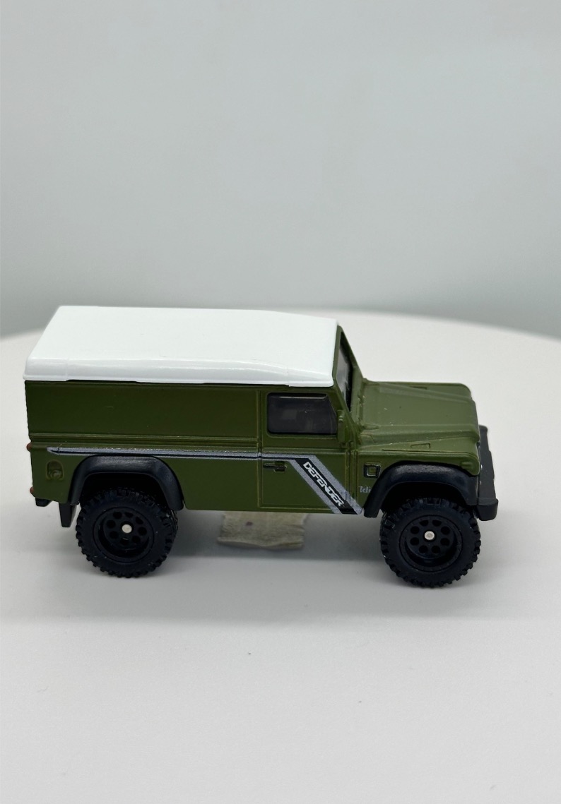 Land Rover Defender 110 Hard Top OLIVO - GRJ63