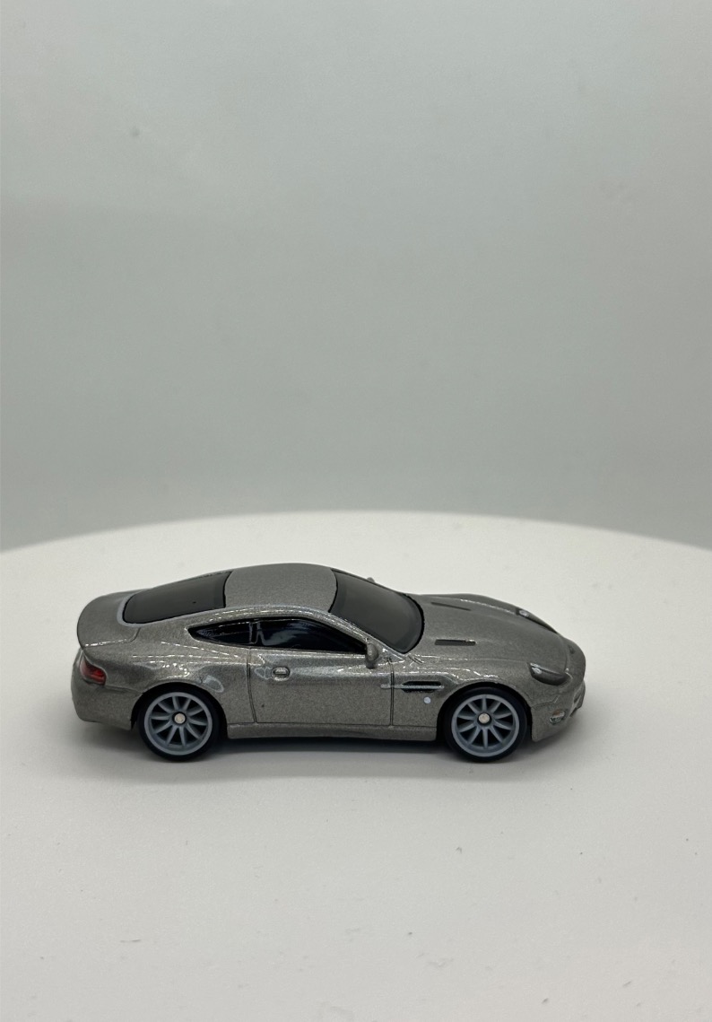 Aston Martin Vanquish - JBL55