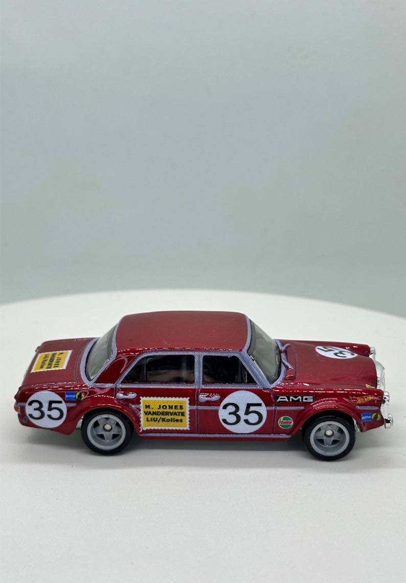 Mercedes-Benz 300 SEL 6.8 AMG - GRJ73