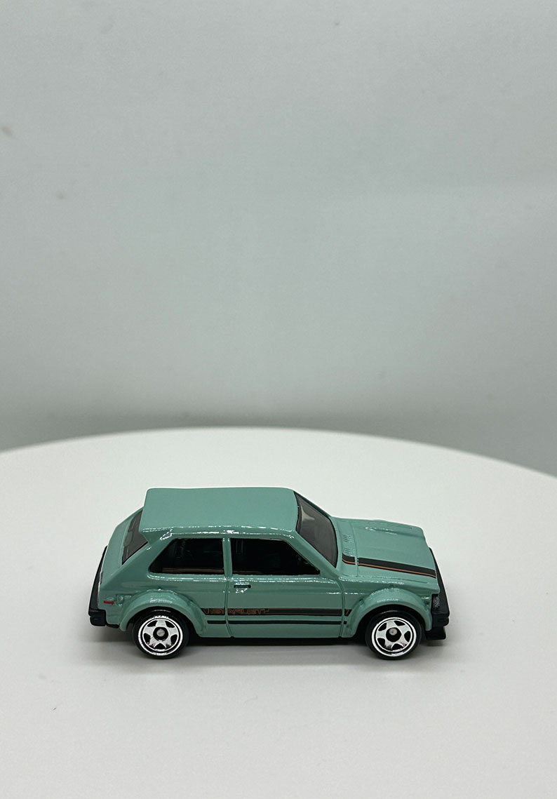 Hot Wheels - Basico -  Base de METAL