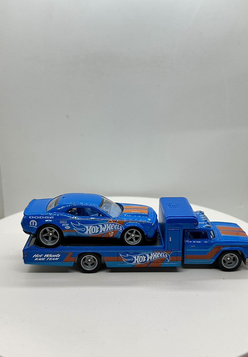 Hot wheels Car Culture: Team Transport #30 SUELTO DODGE
