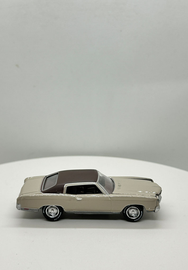 JOHNNY LIGHTNING 1971 Dodge Charger Super Bee - SUELTO