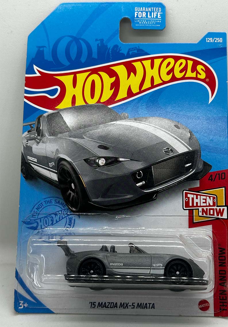 Hot wheels - 15 Mazda MX-5 Miata GTC67